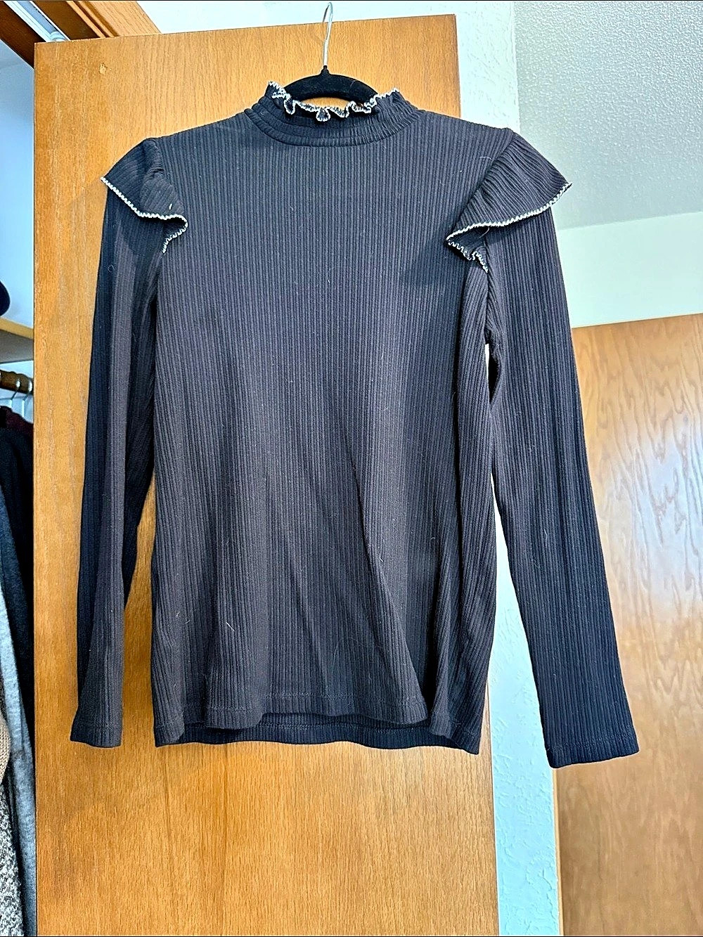 Ribbed Mock Neck Long Sleeve Top in Black